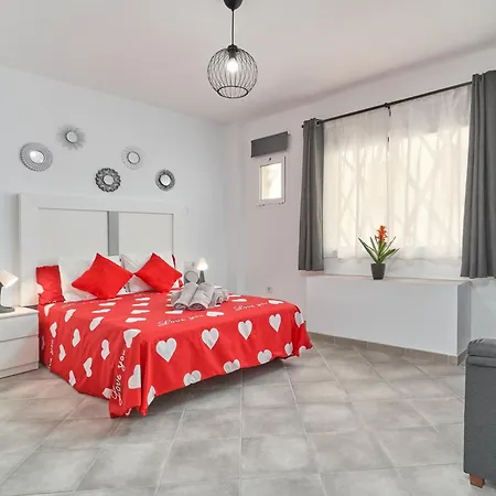 Boutique B2 Street Level Apartment